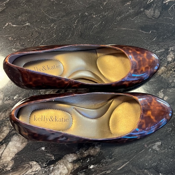 Womens Kelly&Katie Tortoise Heels. Size 9 wide in perfect condition. - Picture 2 of 3